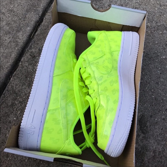 Nike Air Force LV8 - Picture 3 of 7